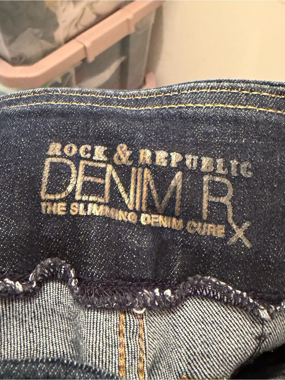 ROCK & REPUBLIC / dark wash Fever pull on jegging skinny jeans / 8